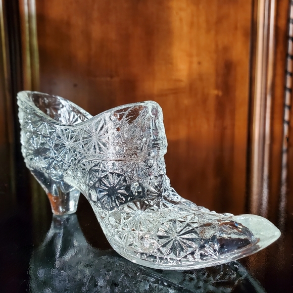 Vntg Daisy and Button Clear Glass Slipper - Picture 8 of 9
